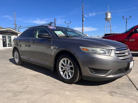 1 image of 2013 Ford Taurus SE