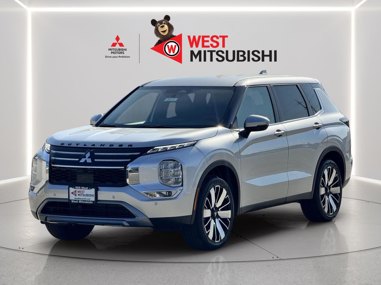 2025 Mitsubishi Outlander SE's photo