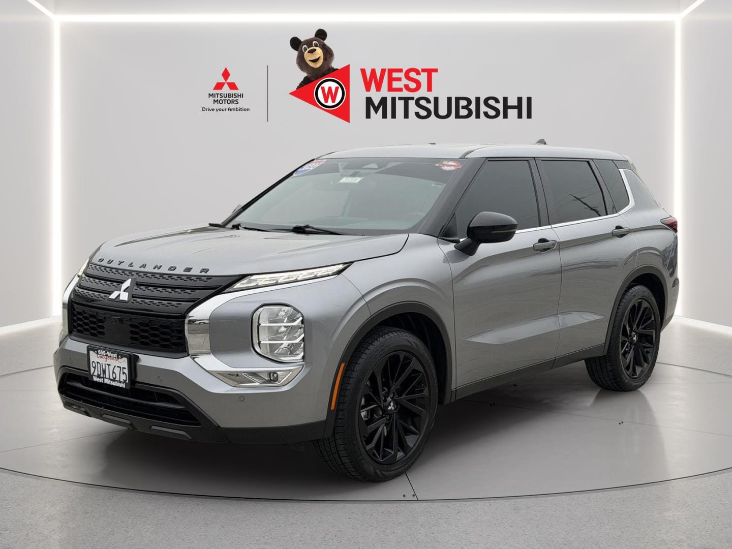 2022 Mitsubishi Outlander Black Edition's photo