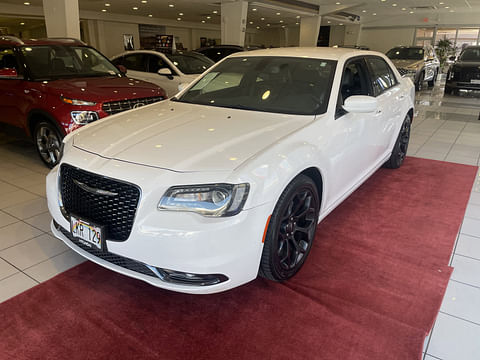 1 image of 2019 Chrysler 300 300S