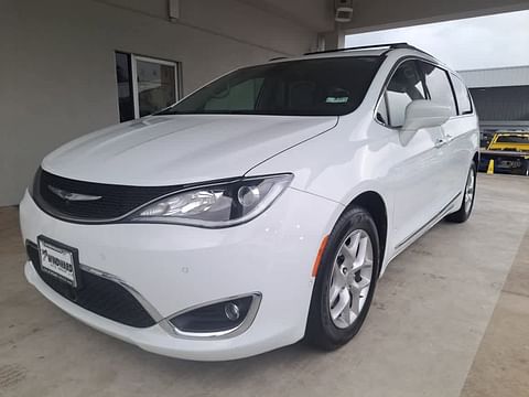 1 image of 2018 Chrysler Pacifica Touring L Plus