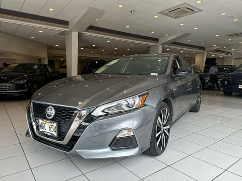 1 image of 2021 Nissan Altima 2.5 SR