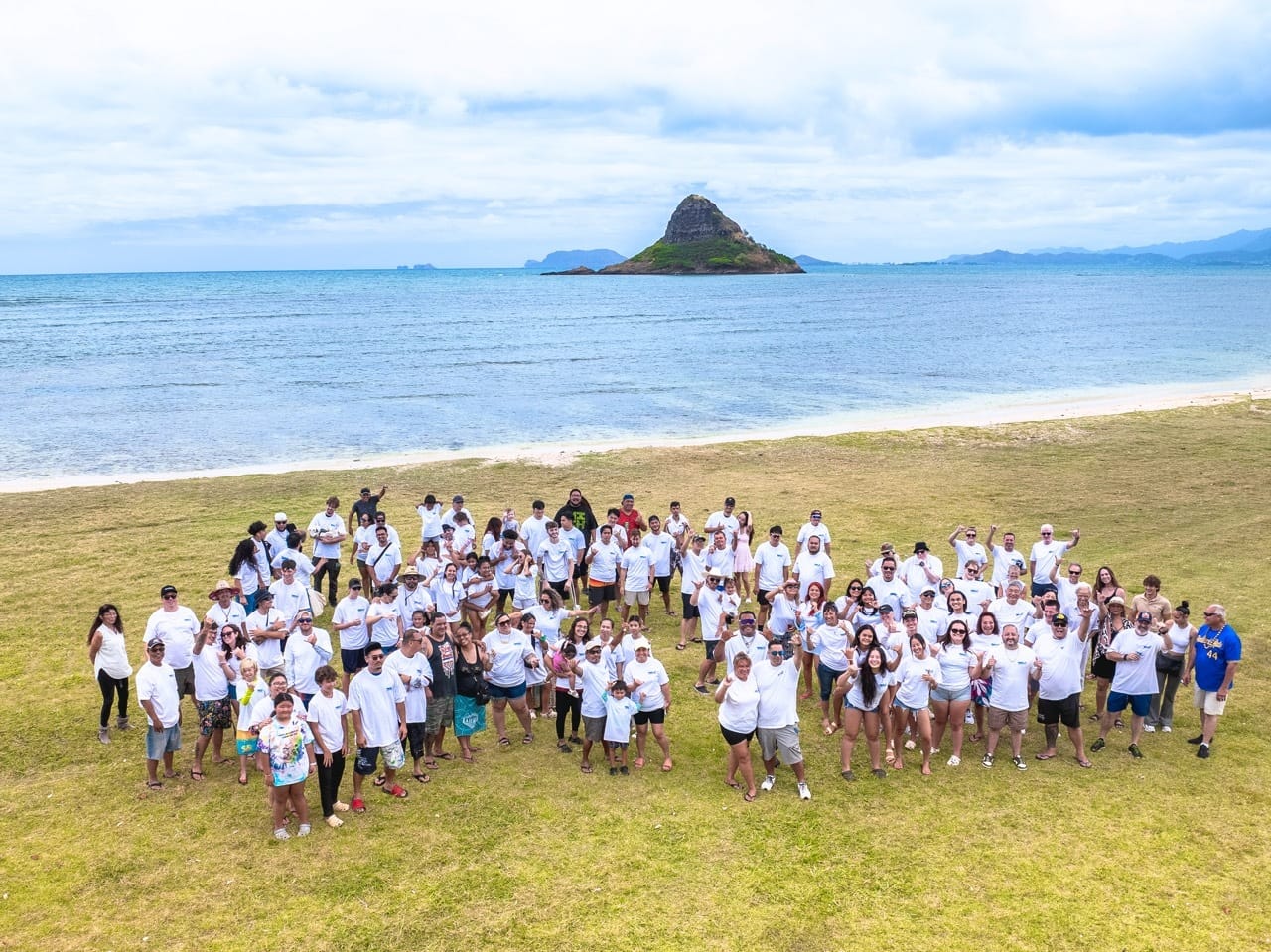 Jerry V's Kualoa Beachpark Picnic - Photo of all team