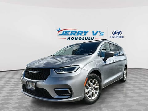 1 image of 2021 Chrysler Pacifica Touring L