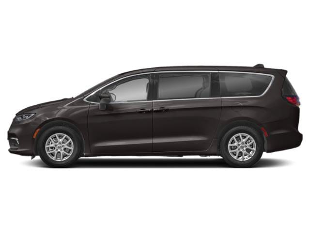 3 thumbnail image of  2023 Chrysler Pacifica Touring L