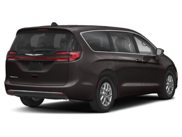2 thumbnail image of  2023 Chrysler Pacifica Touring L