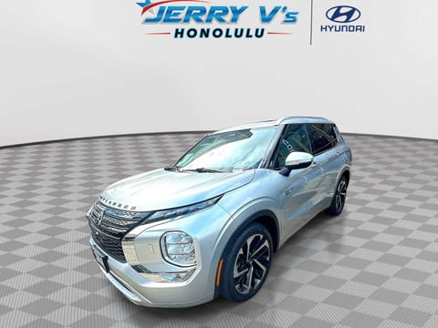 1 image of 2023 Mitsubishi Outlander PHEV SEL