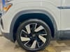18 thumbnail image of  2024 Volkswagen Atlas Cross Sport 2.0T SE w/Technology