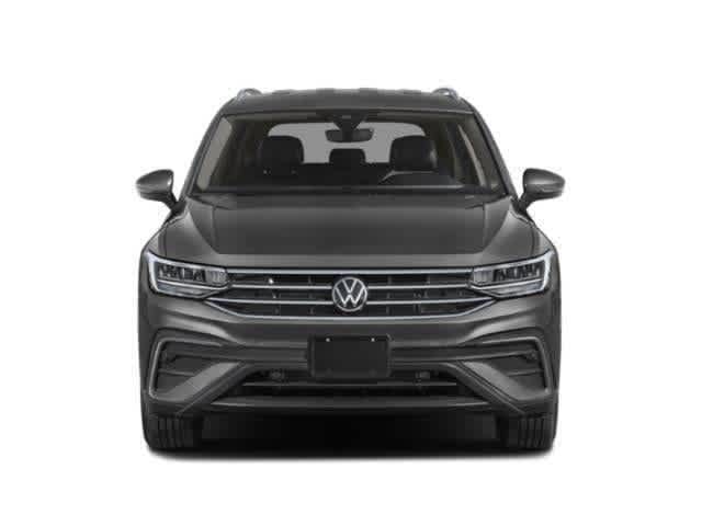 4 thumbnail image of  2024 Volkswagen Tiguan SE
