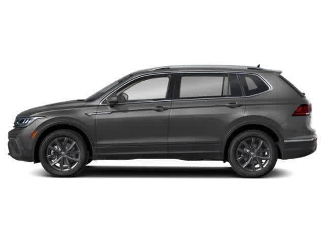 3 thumbnail image of  2024 Volkswagen Tiguan SE
