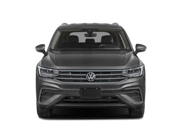 4 thumbnail image of  2024 Volkswagen Tiguan SE