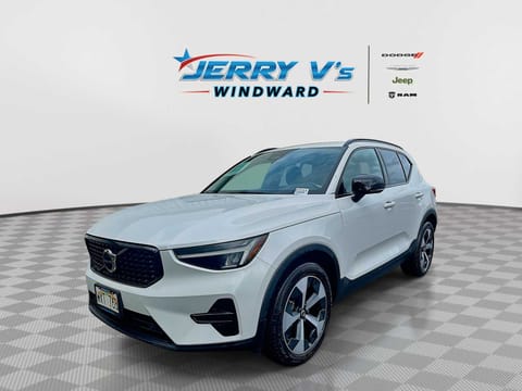 1 image of 2024 Volvo XC40 Core Dark Theme