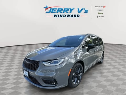 1 image of 2025 Chrysler Pacifica Limited