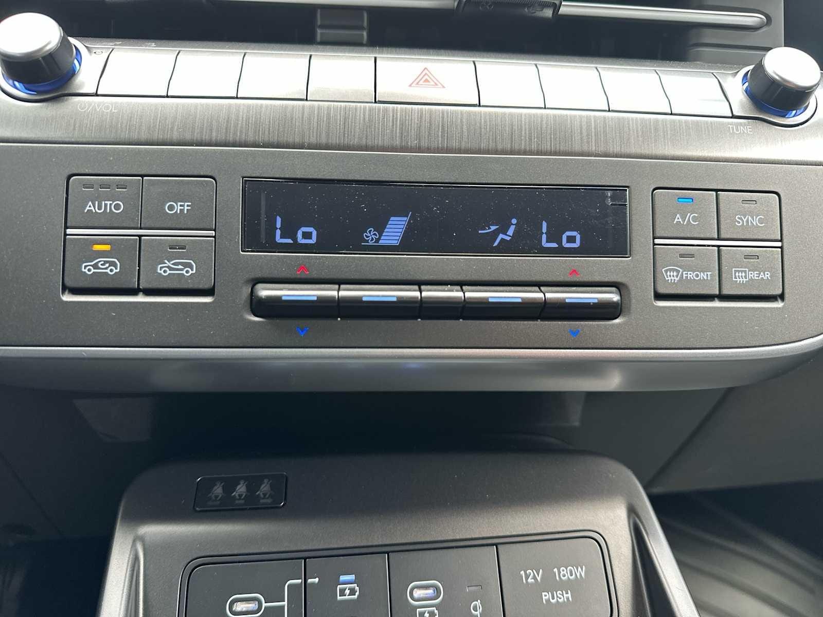 2025 Hyundai Kona SEL Convenience - Photo 16
