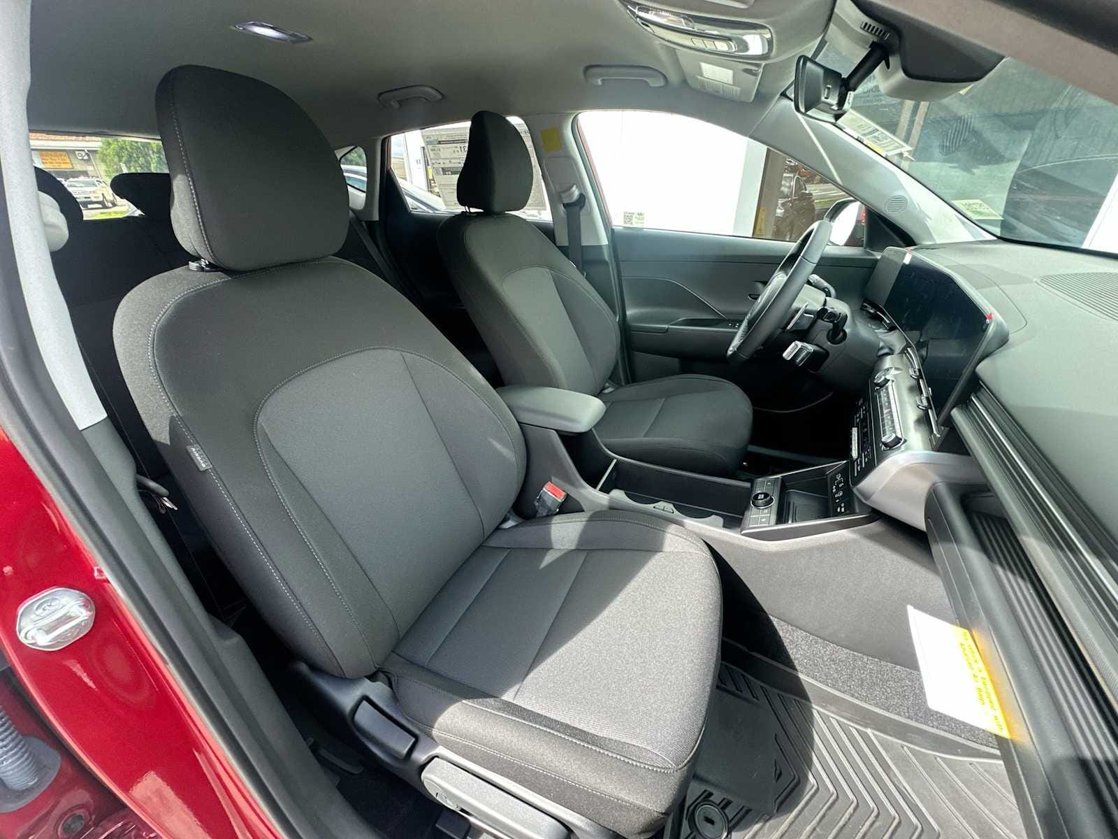 2025 Hyundai Kona SEL Convenience - Photo 25