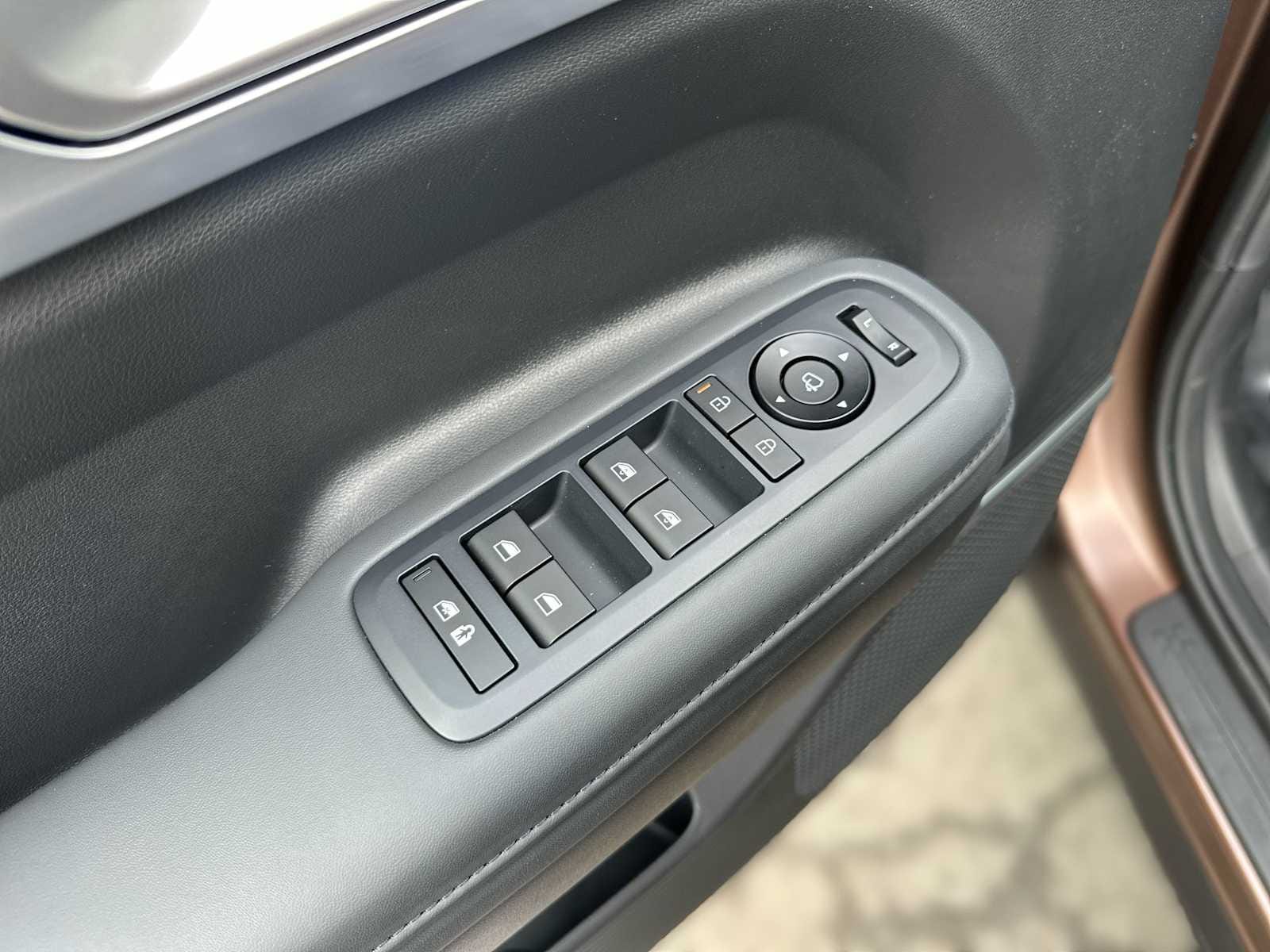 2025 Hyundai Santa Fe Limited - Photo 15