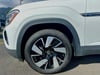 18 thumbnail image of  2025 Volkswagen Atlas Cross Sport 2.0T SE w/Technology