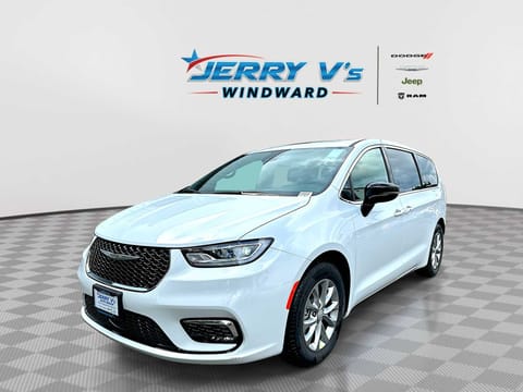 1 image of 2026 Chrysler Pacifica Limited