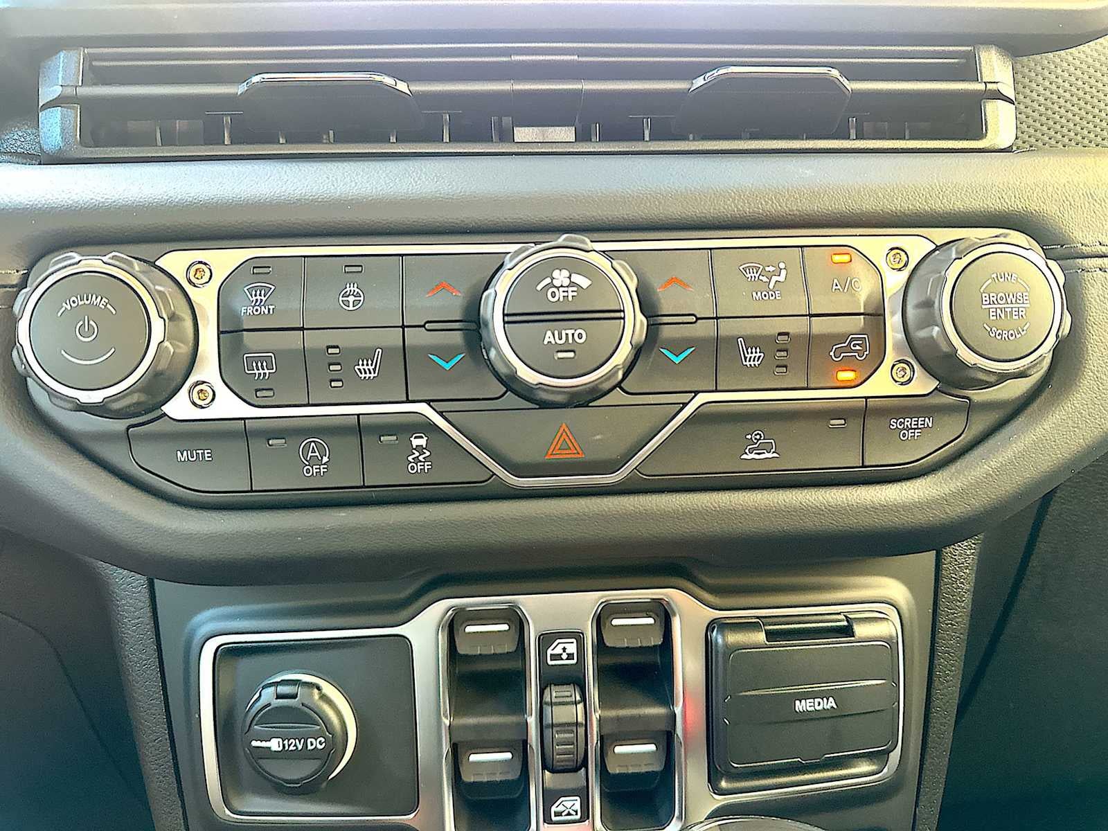 2026 Jeep Gladiator Mojave - Photo 16