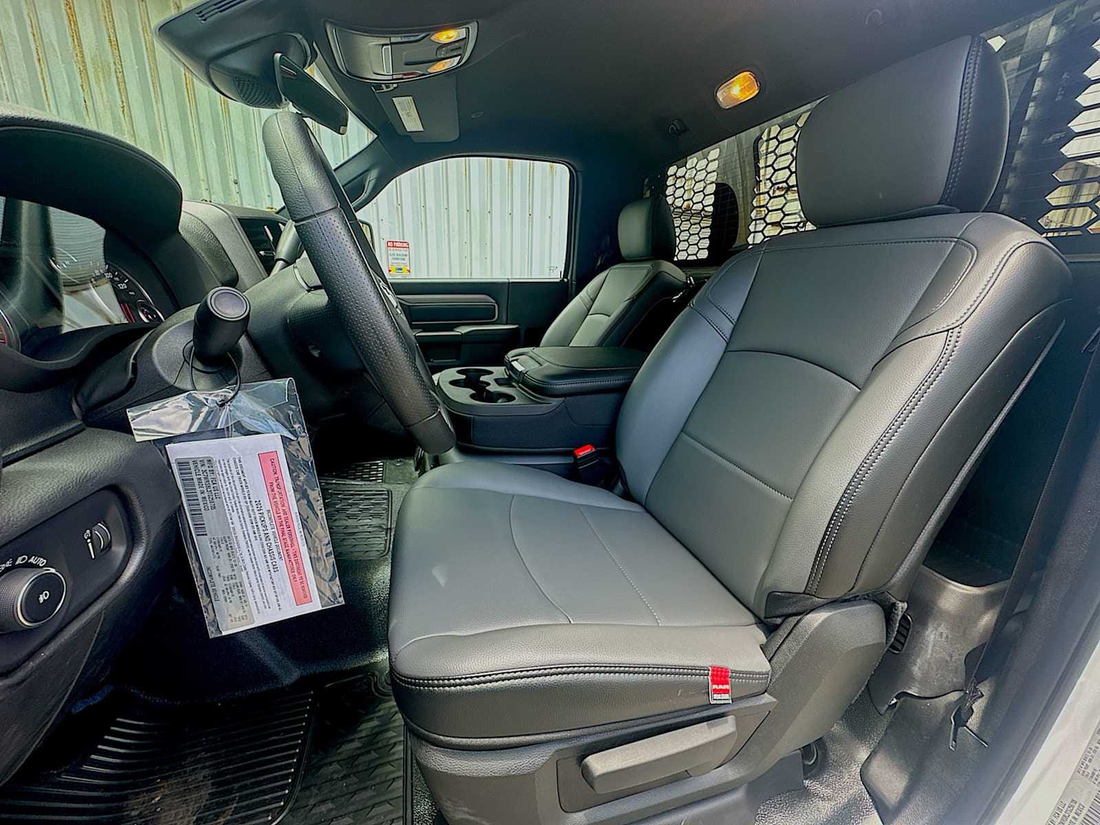2026 RAM 3500 Chassis Tradesman - Photo 13