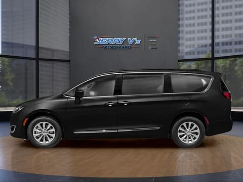 1 image of 2019 Chrysler Pacifica Limited