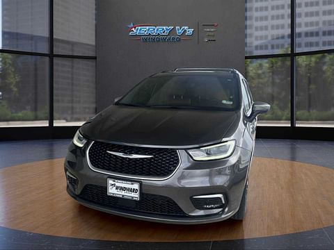 1 image of 2021 Chrysler Pacifica Pinnacle