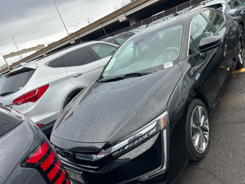 1 image of 2018 Honda Clarity Plug-In Hybrid