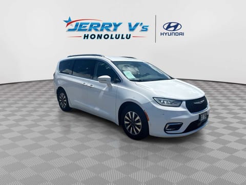 1 image of 2021 Chrysler Pacifica Touring L