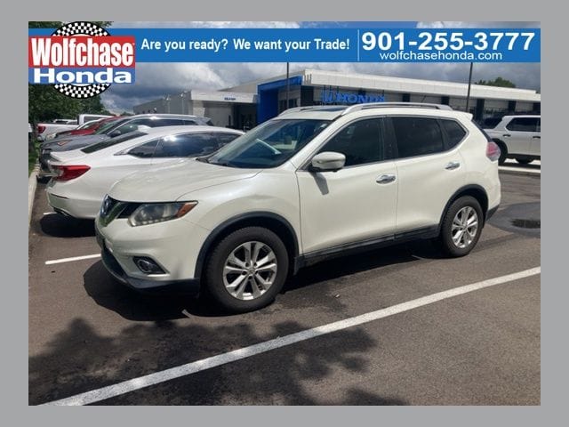 1 placeholder image of  2015 Nissan Rogue SV