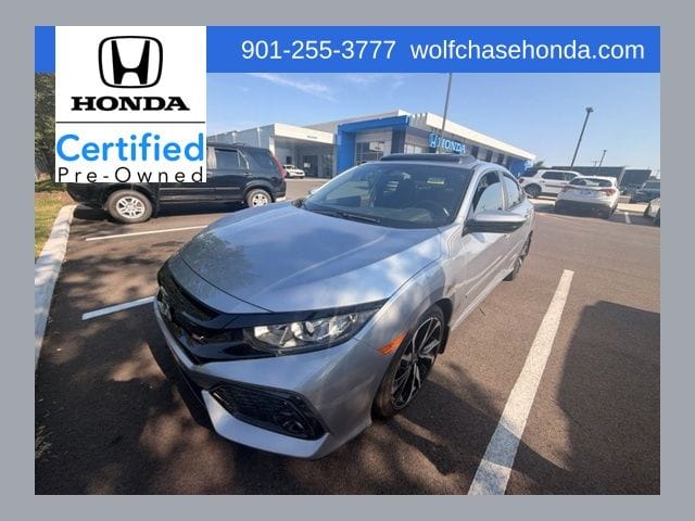 1 placeholder image of  2019 Honda Civic Sedan Si