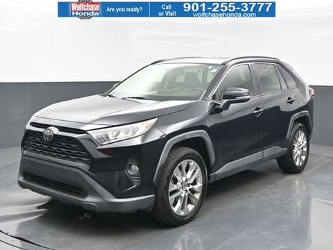 1 image of 2019 Toyota RAV4 XLE Premium