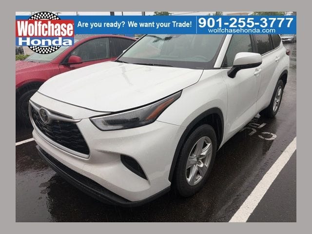 1 placeholder image of  2023 Toyota Highlander L