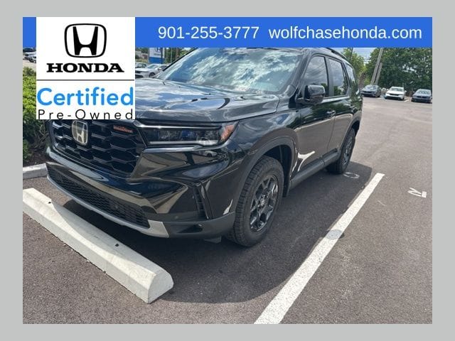 1 placeholder image of  2025 Honda Pilot TrailSport