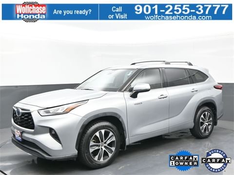 1 image of 2020 Toyota Highlander Hybrid XLE